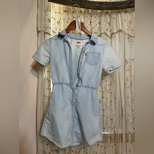 Levi’s Child size 8/10 lightweight jean dress with button up and collar